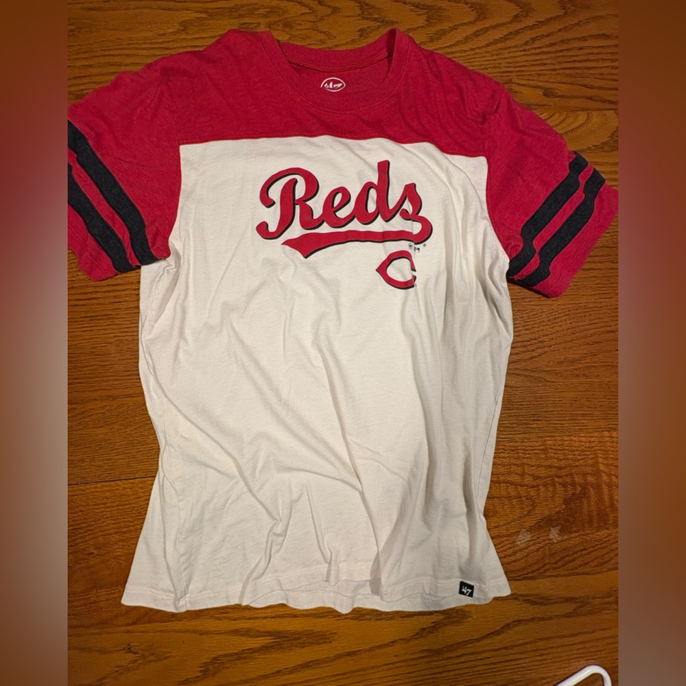 Men's Red and White Short Sleeve Tee